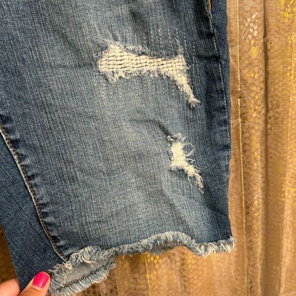 Torrid Blue Jean Distressed Bermuda Stretchy Shorts 10" Inseam Size 12 - Picture 6 of 6